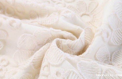 腈纶<a href=//www.bennalis.com/ target='_blank'>面料</a>优缺点