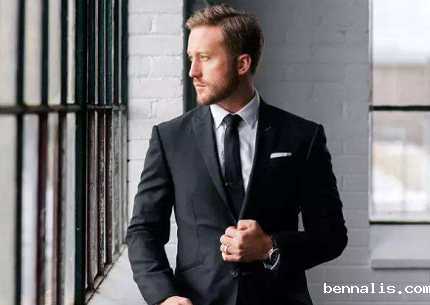 西服<a href=//www.bennalis.com/ target='_blank'><a href=//www.bennalis.com/ target='_blank'>面料</a>知识</a>大全